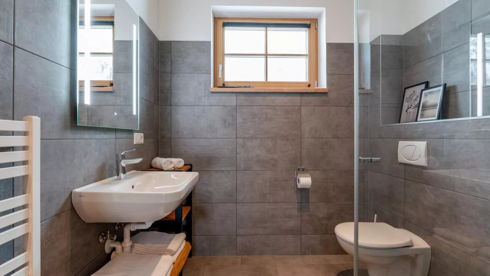 Chalet Pretzel-Bathroom