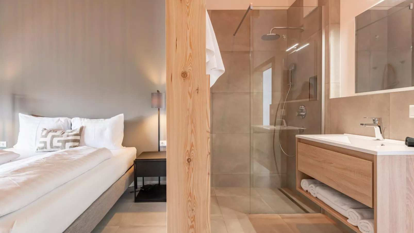 Turrach Lodge-Bathroom