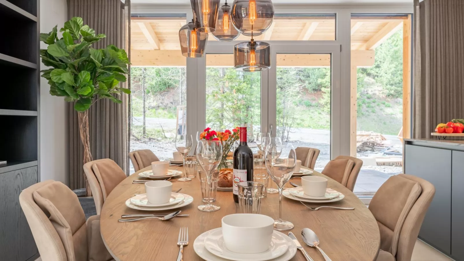 Turrach Lodge-Dining room