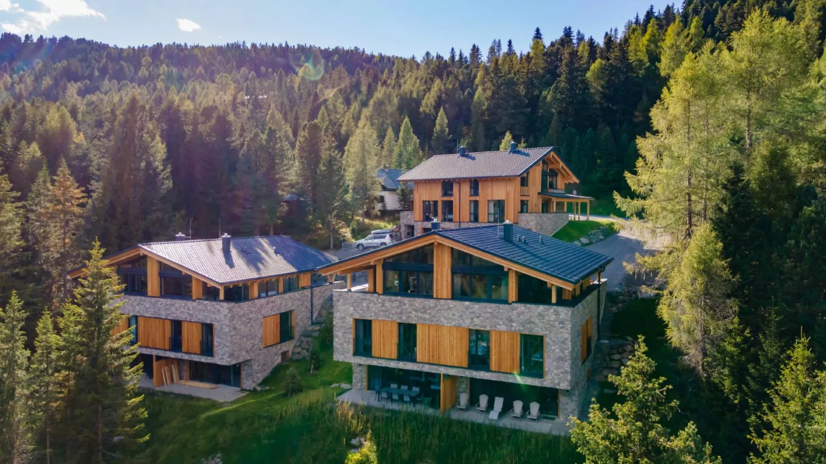 Turrach Lodge-Exterior summer