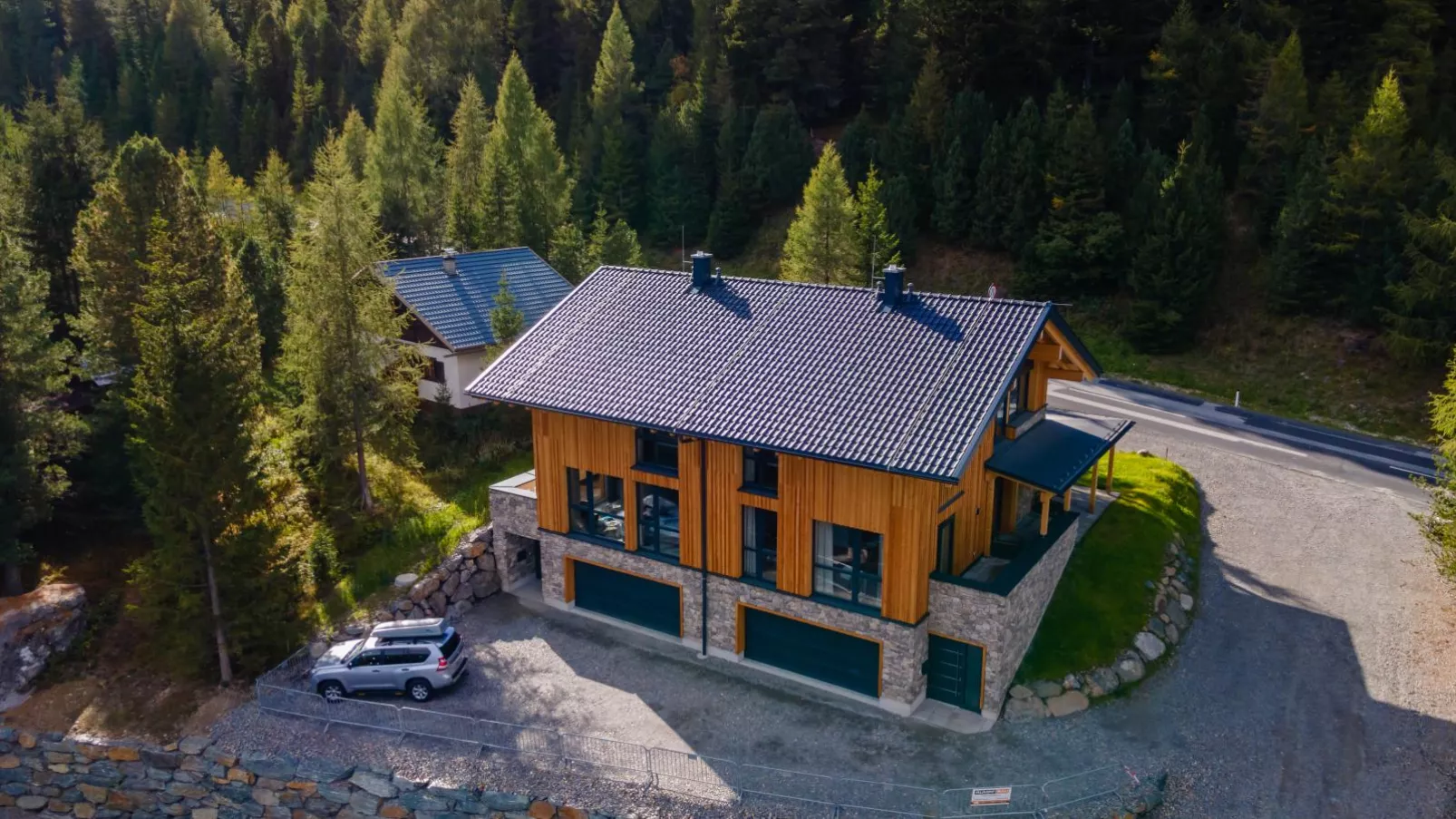 Turrach Lodge-Exterior summer
