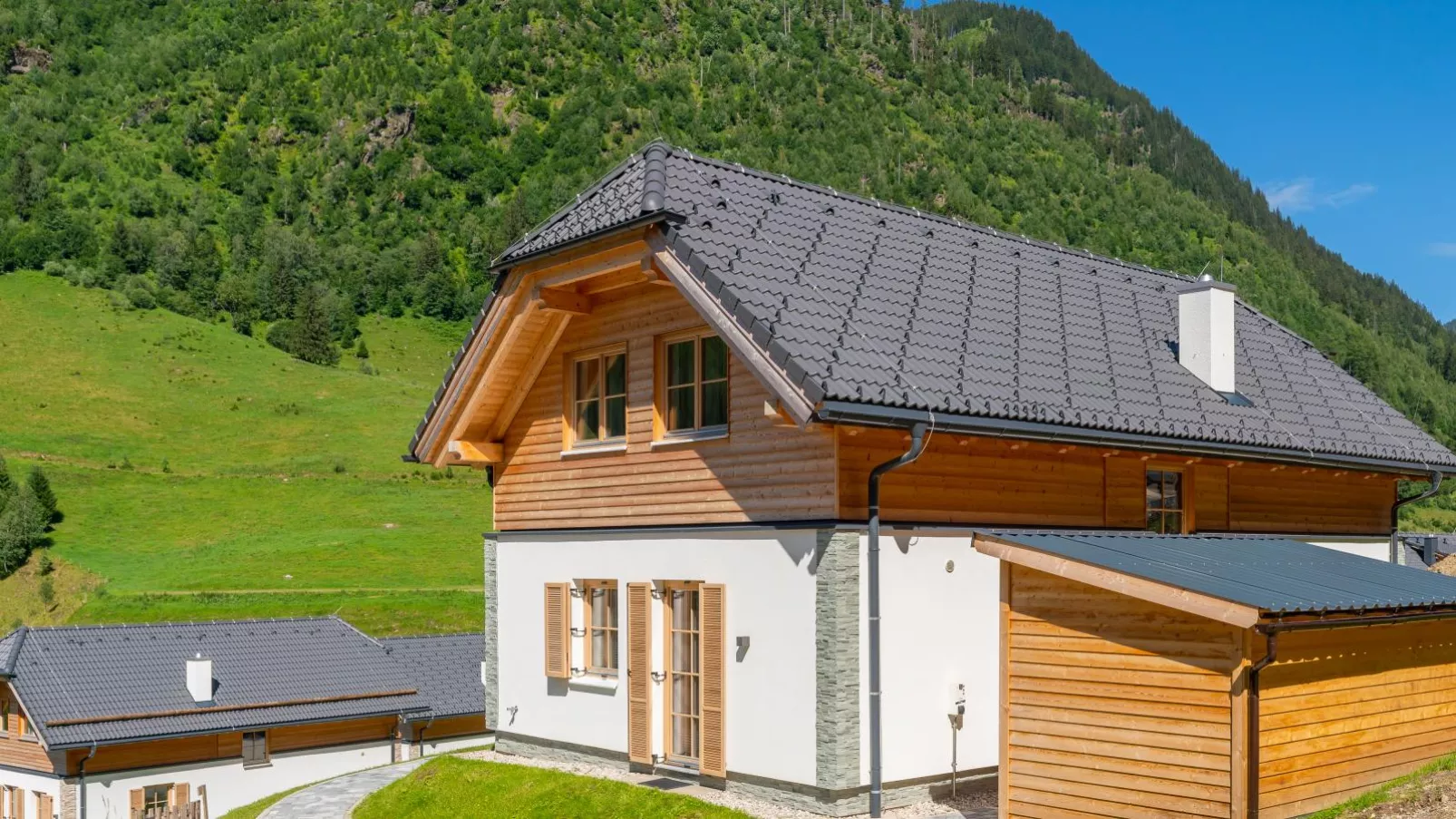 Haus Liene-Exterior summer