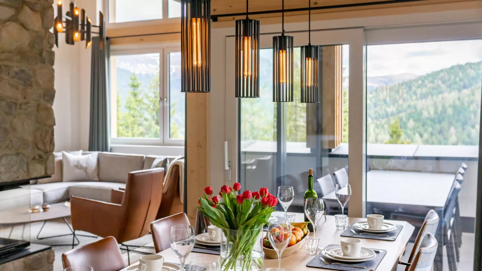 Vista Lodge-Dining room
