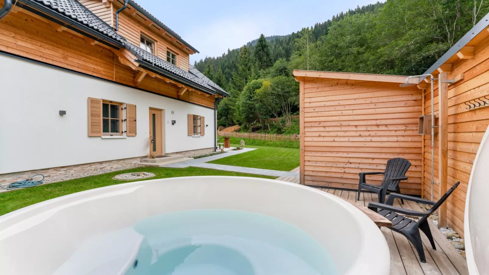 Haus Laura-Installations