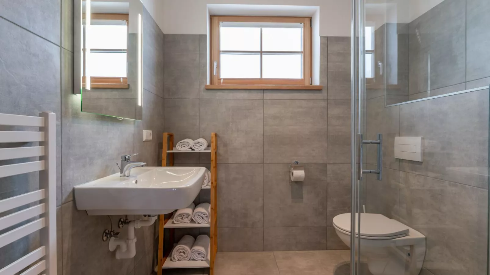 Haus Enzian-Bathroom