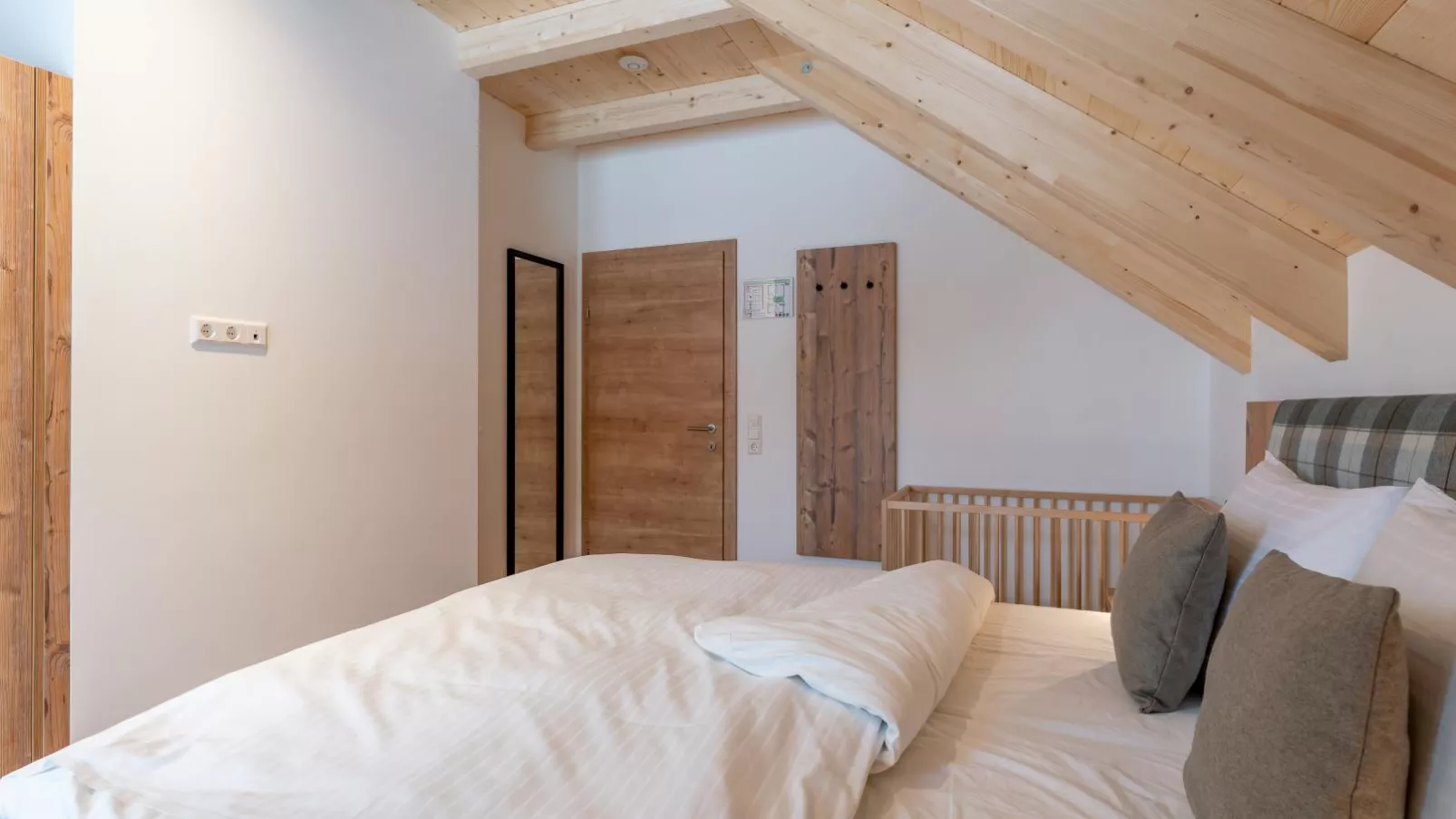 Haus Enzian-Bedroom