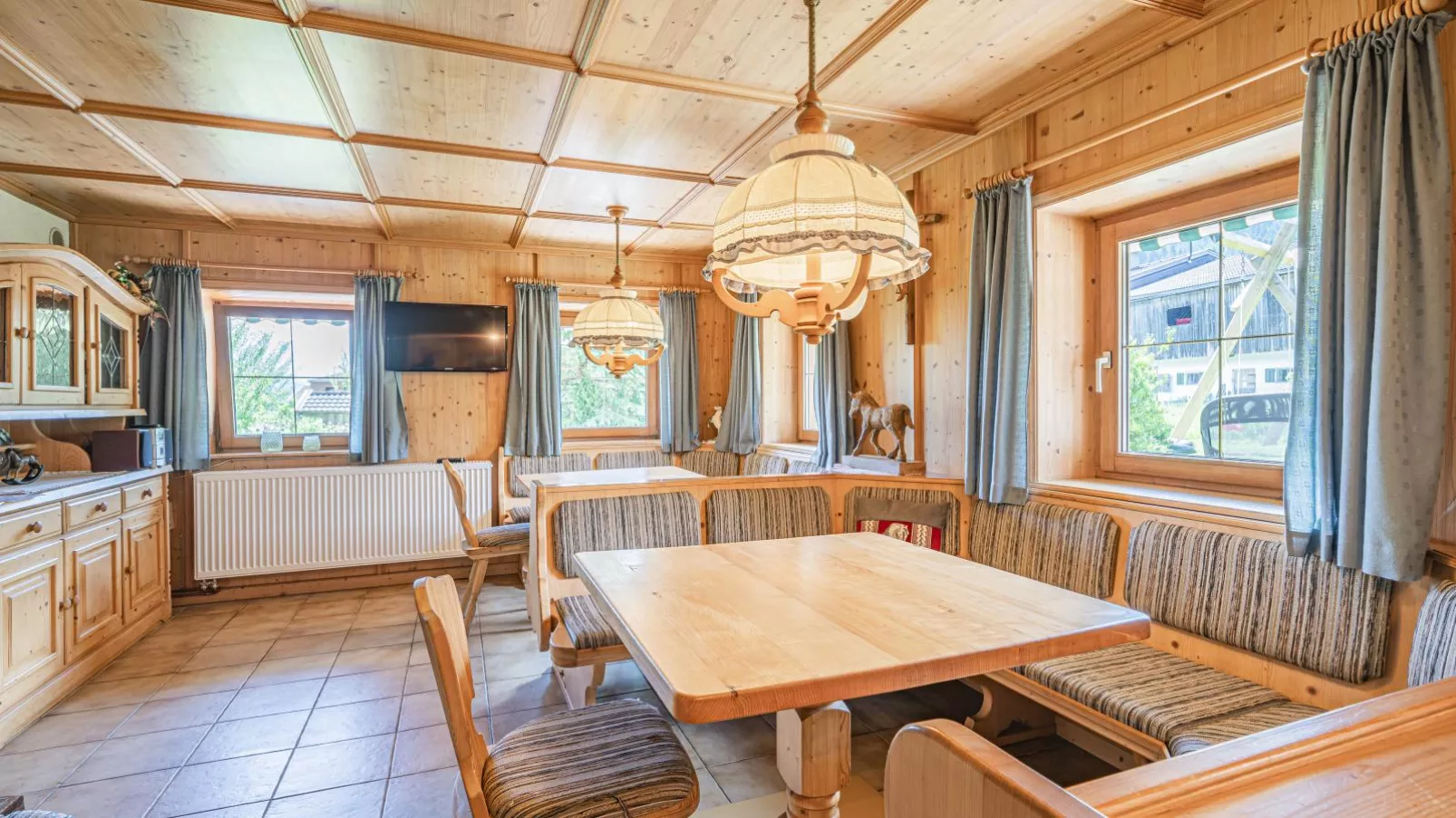 Weberhof Top 1-2-3-4-5-Dining room