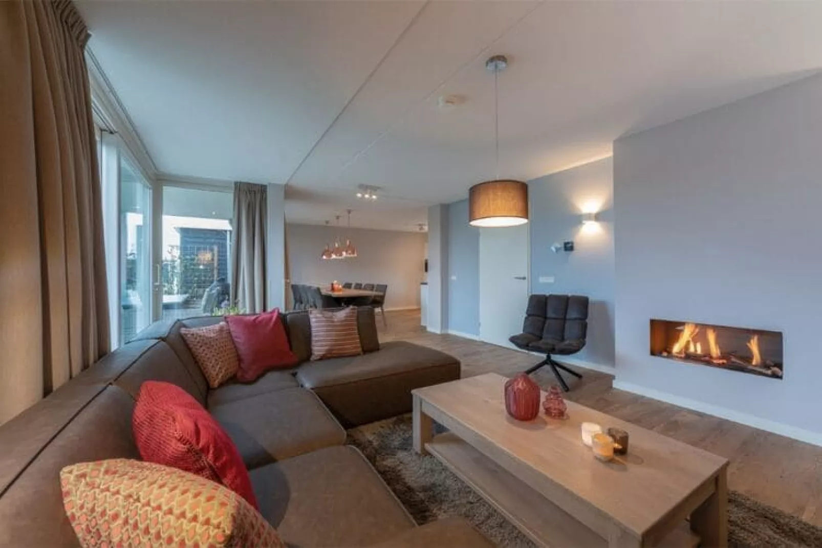 Charming Beveland Vrijstaand-Wohnzimmer
