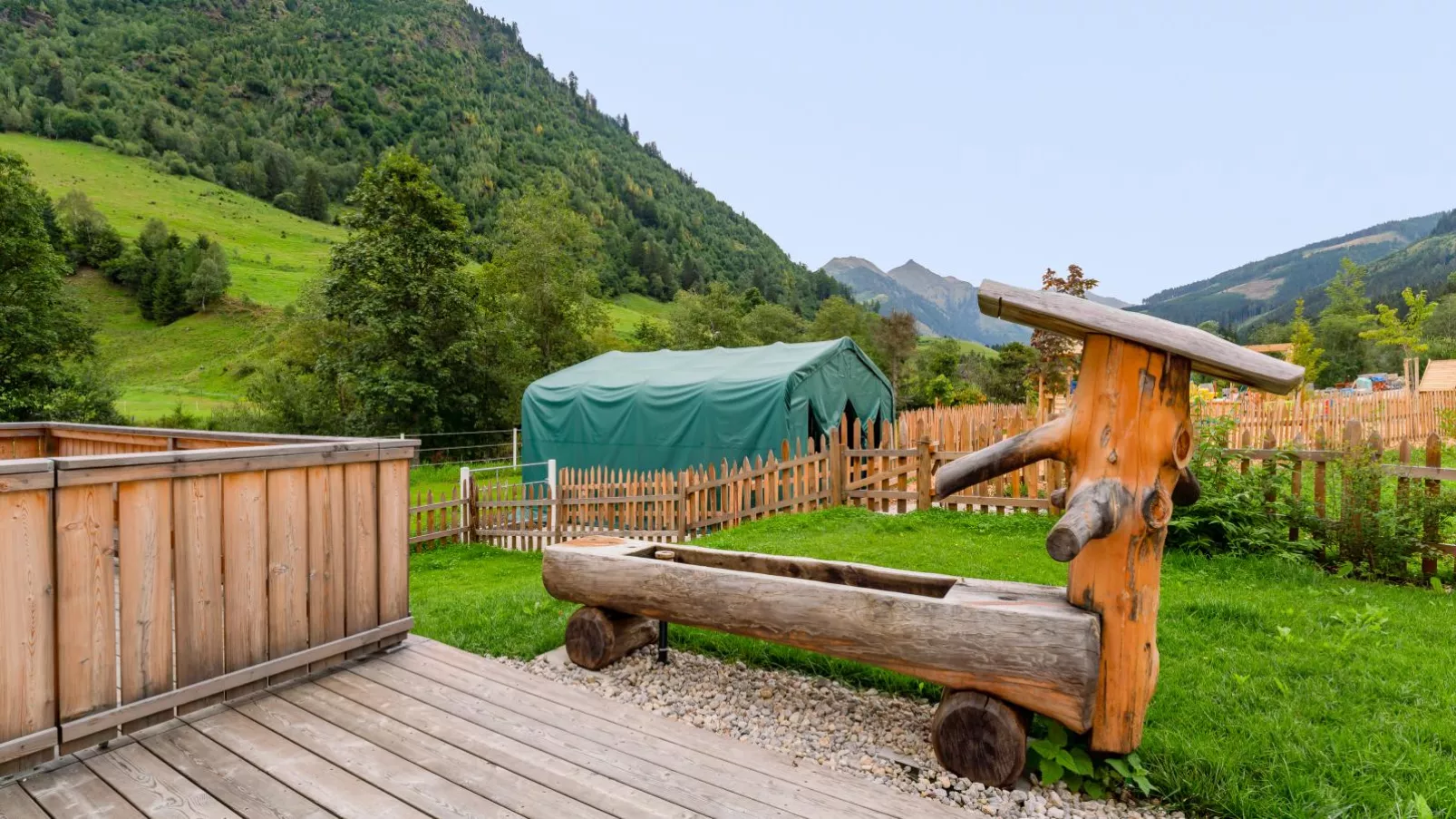 Chalet Thor-Gardens summer