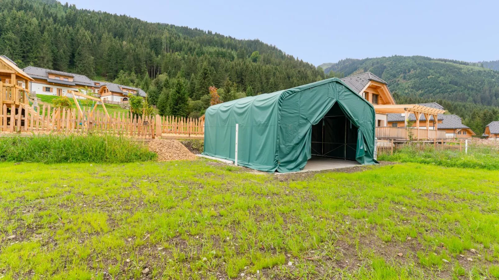 Chalet Thor-Gardens summer