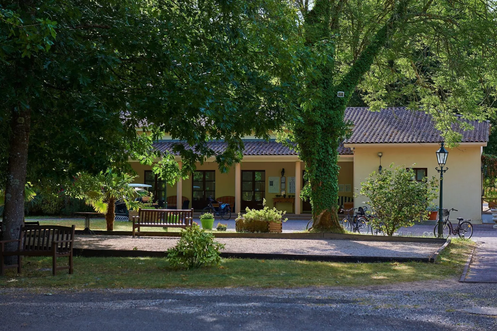 Château de Salles-Park facilities