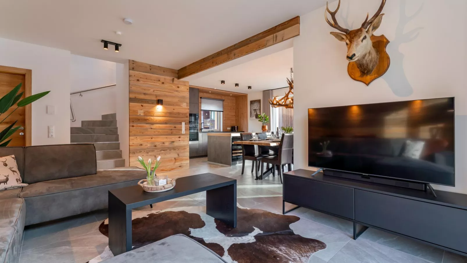 Mountain Chalet Berg-Glück-Living room