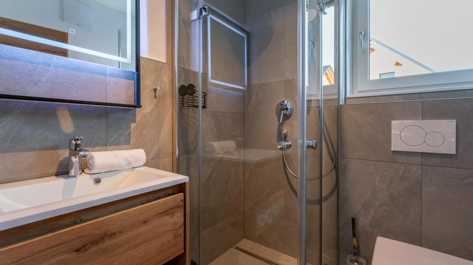 Mountain Chalet Berg-Glück-Bathroom