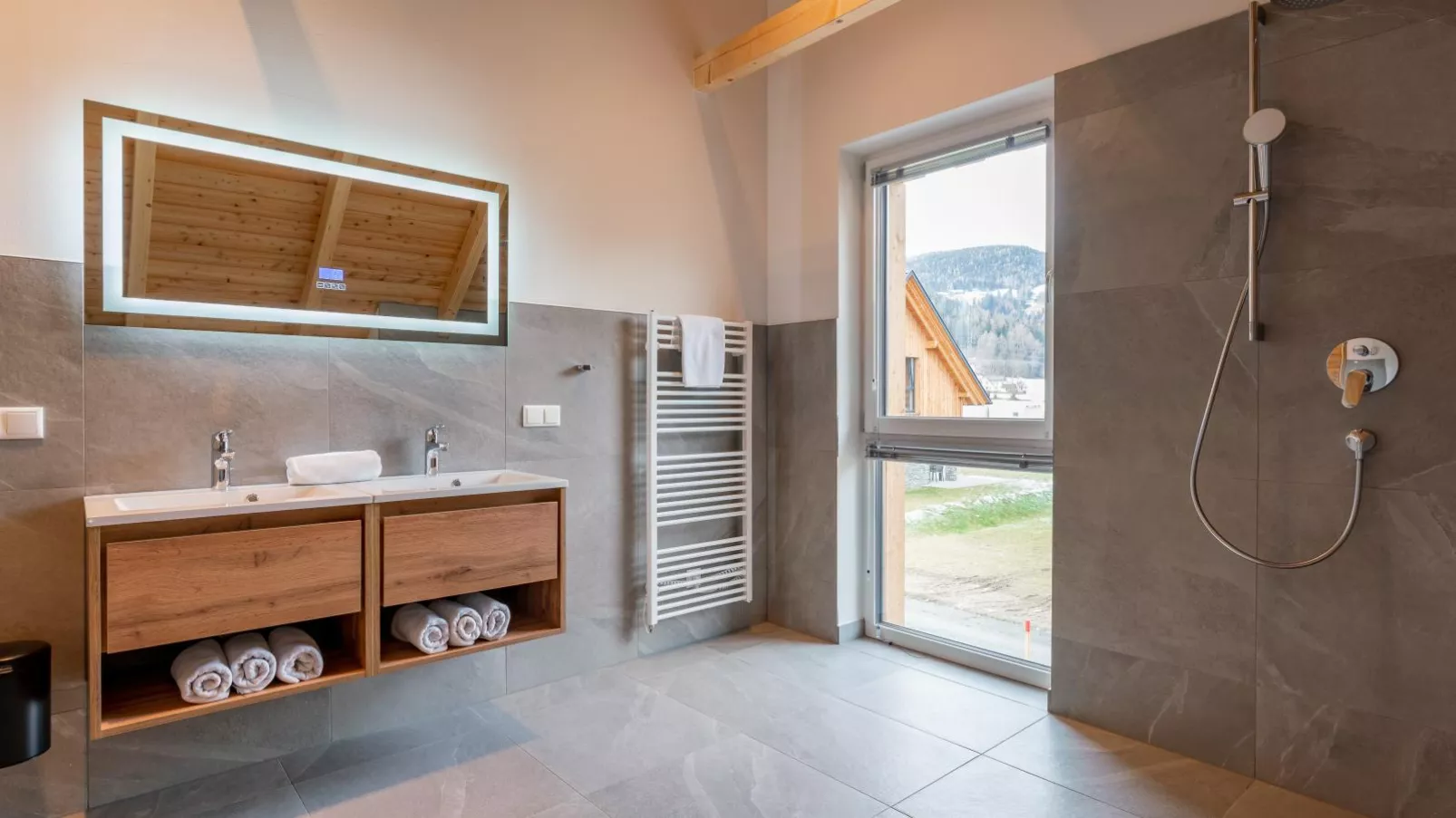 Mountain Chalet Berg-Glück-Bathroom