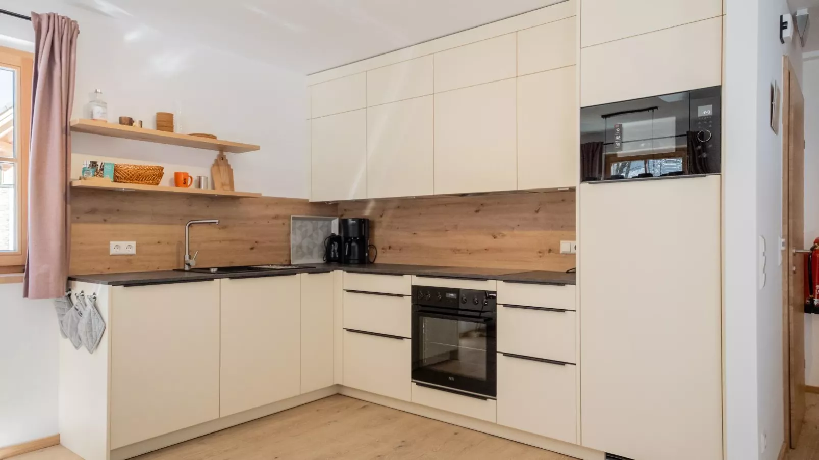 Haus Lilyan-Kitchen