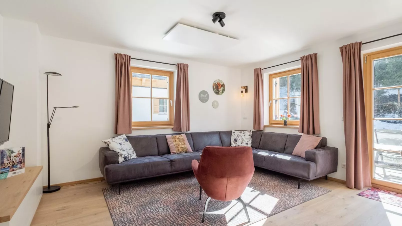Haus Lilyan-Living room