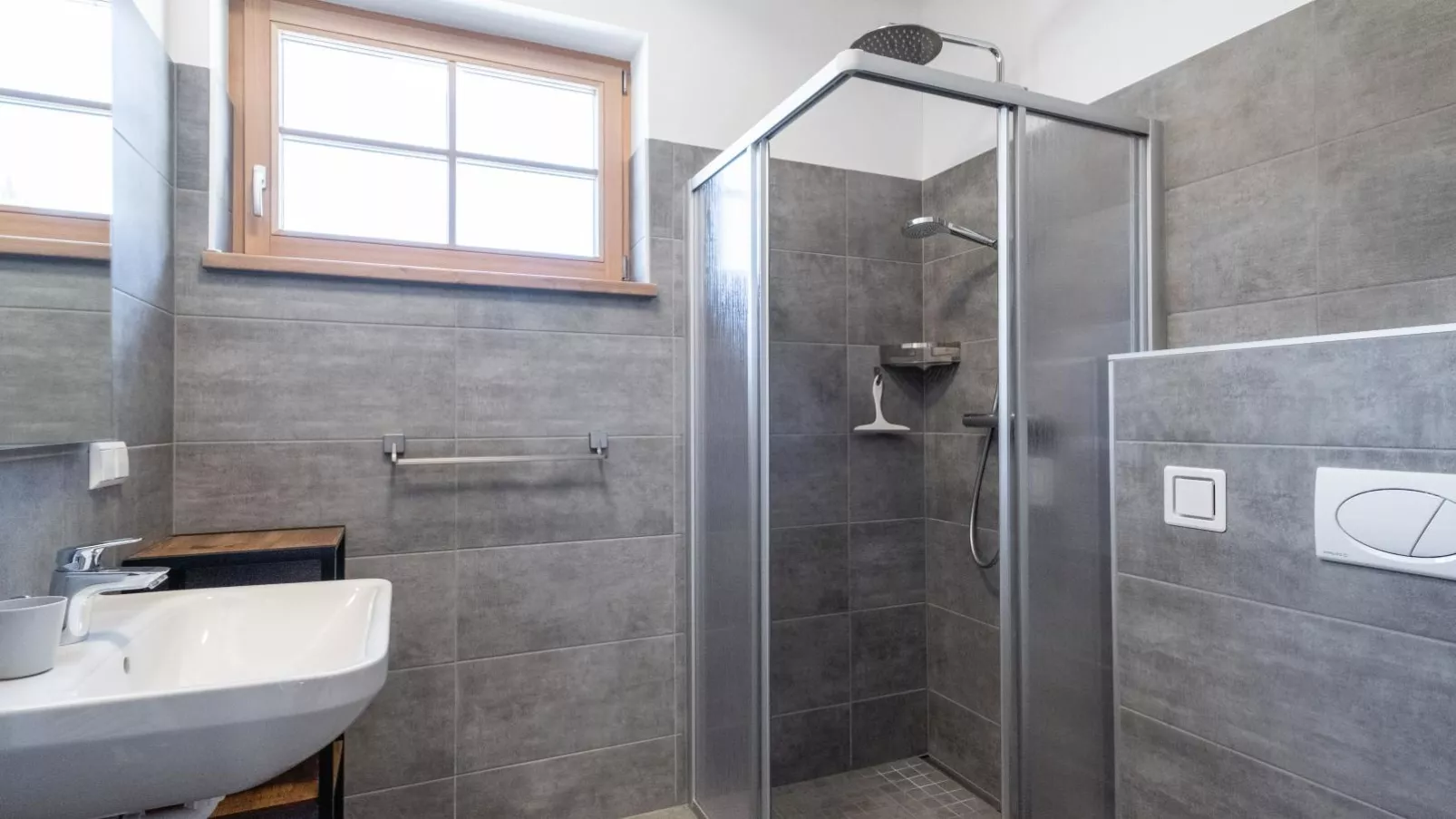 Haus Lilyan-Bathroom