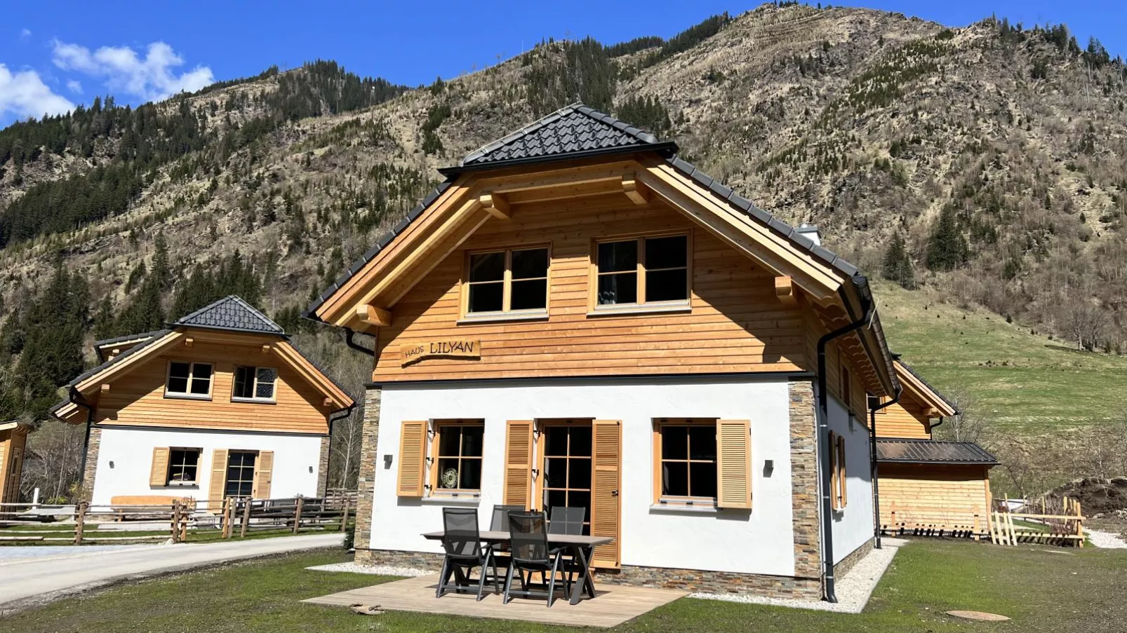 Haus Lilyan-Exterior summer