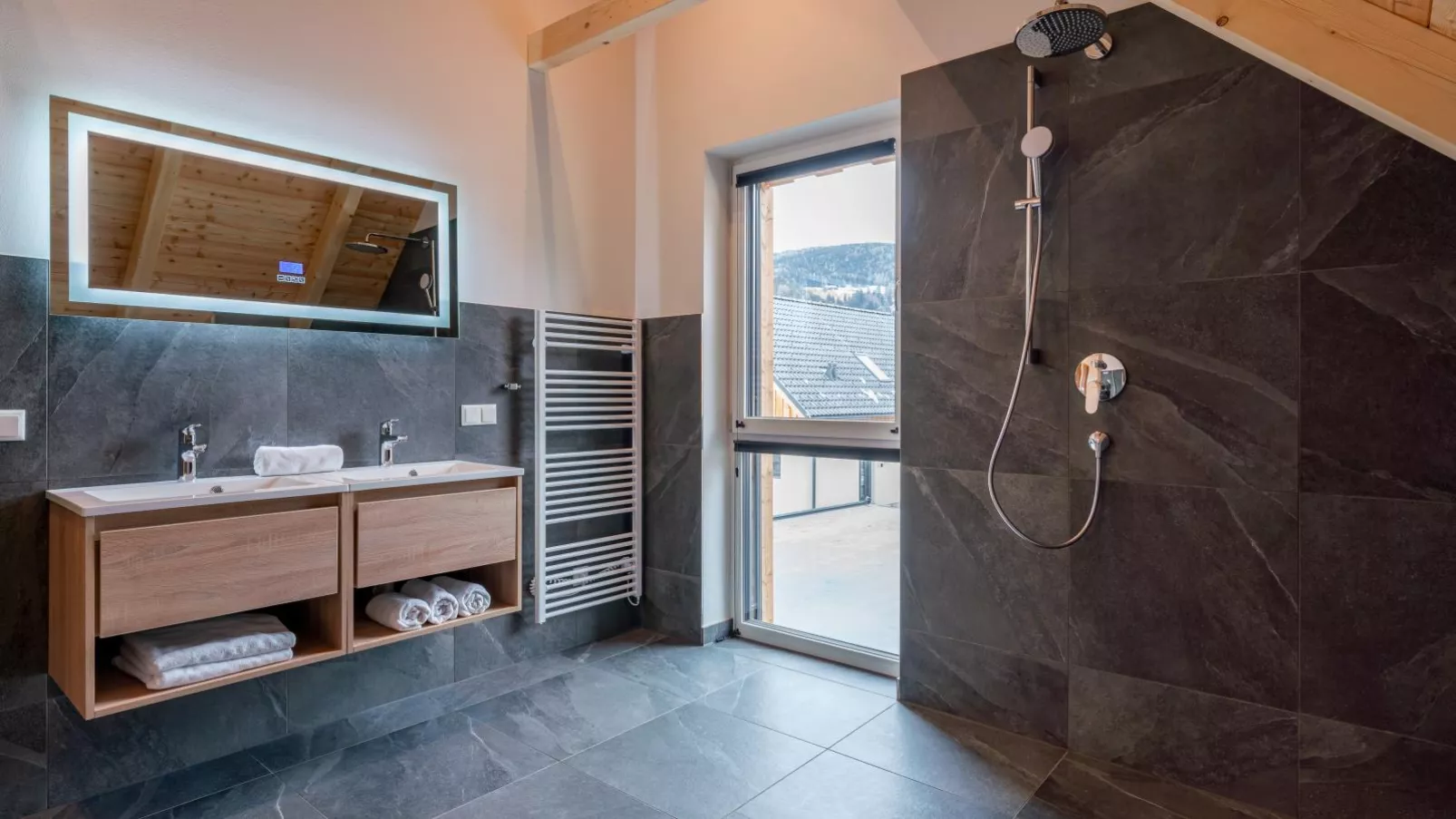Mountain Chalet Arnica-Bathroom
