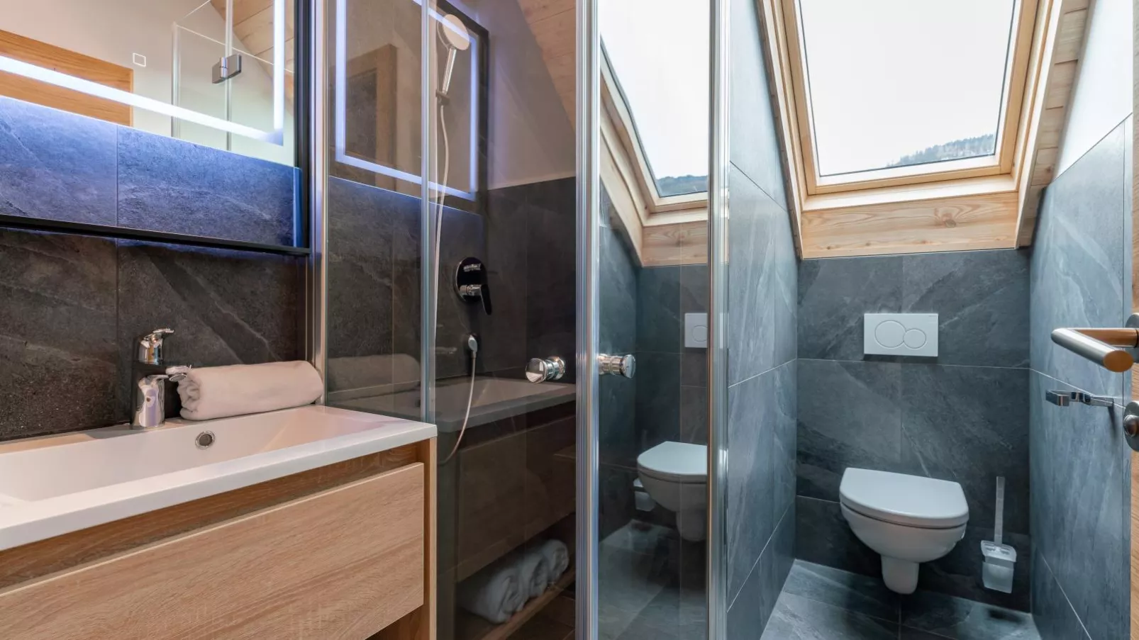 Mountain Chalet Arnica-Bathroom