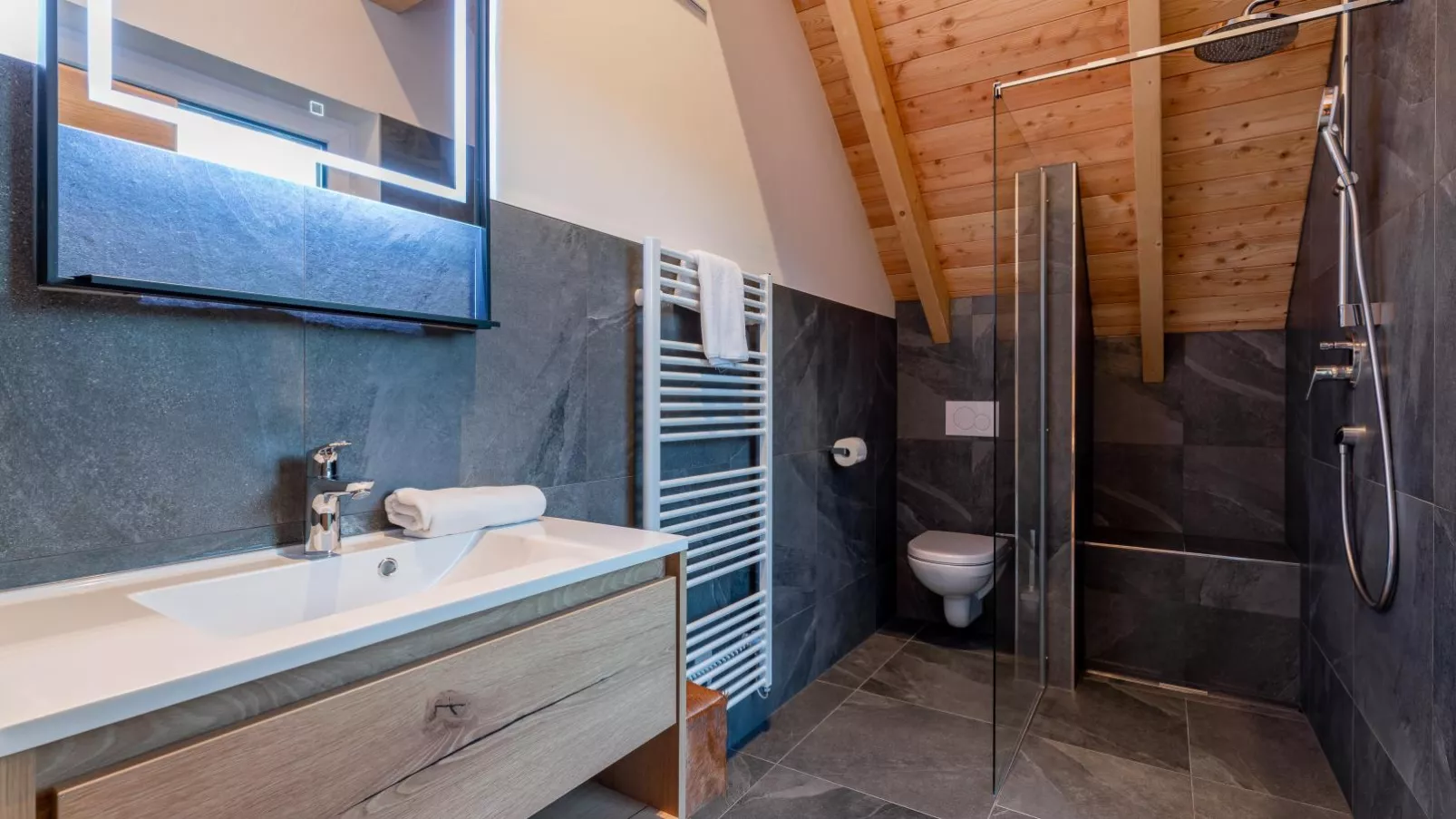 Mountain Chalet Krek Wak Wou-Bathroom