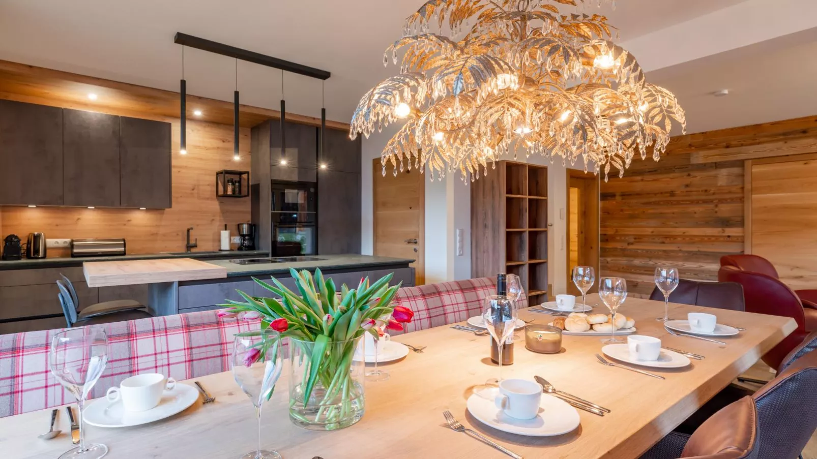 Mountain Chalet Krek Wak Wou-Dining room