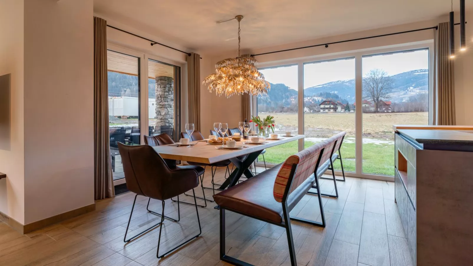 Mountain Chalet Krek Wak Wou-Dining room