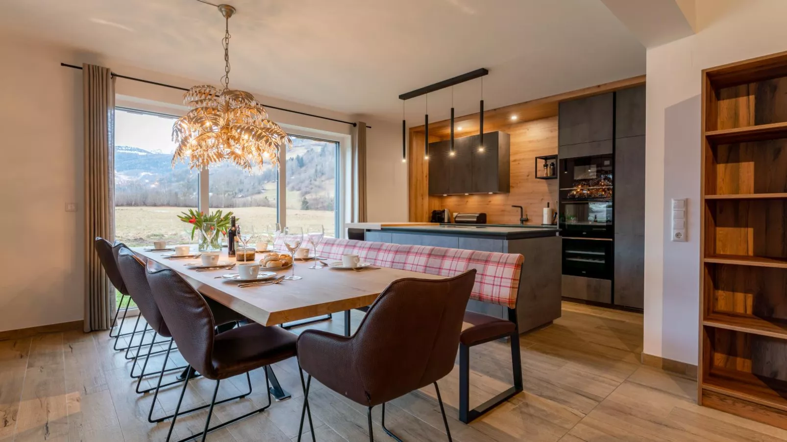 Mountain Chalet Krek Wak Wou-Dining room