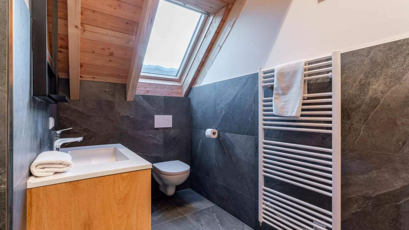 Mountain Chalet Krek Wak Wou-Bathroom