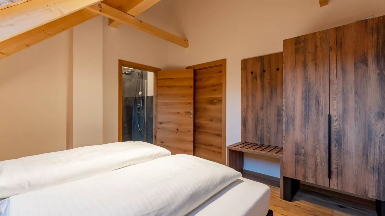 Mountain Chalet Krek Wak Wou-Bedroom