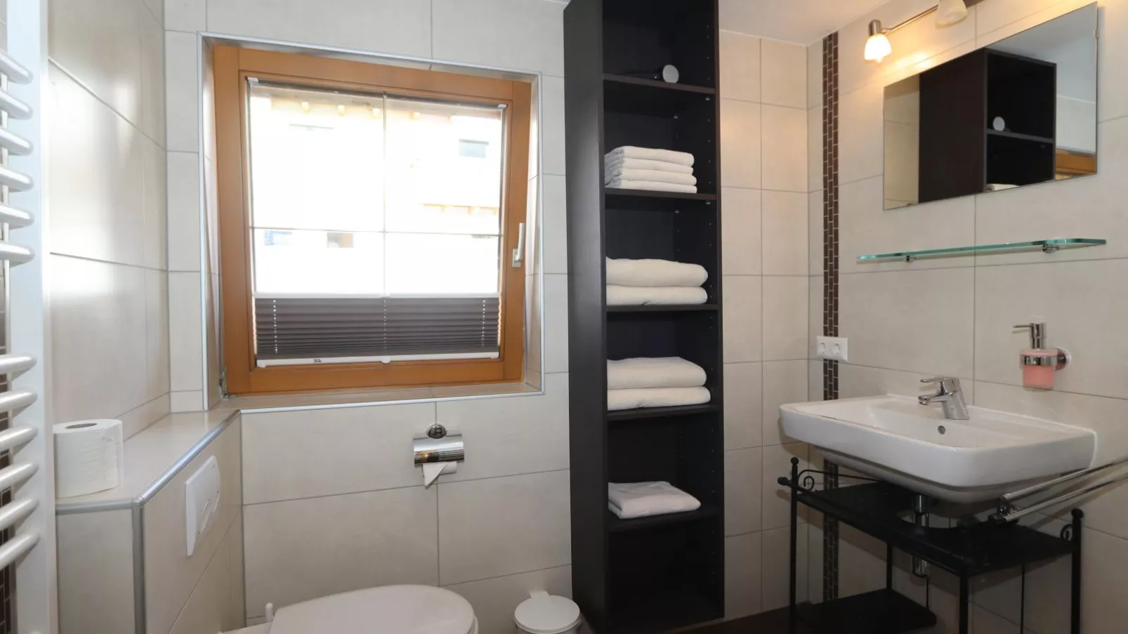 Kometer App Edelweiss-Bathroom