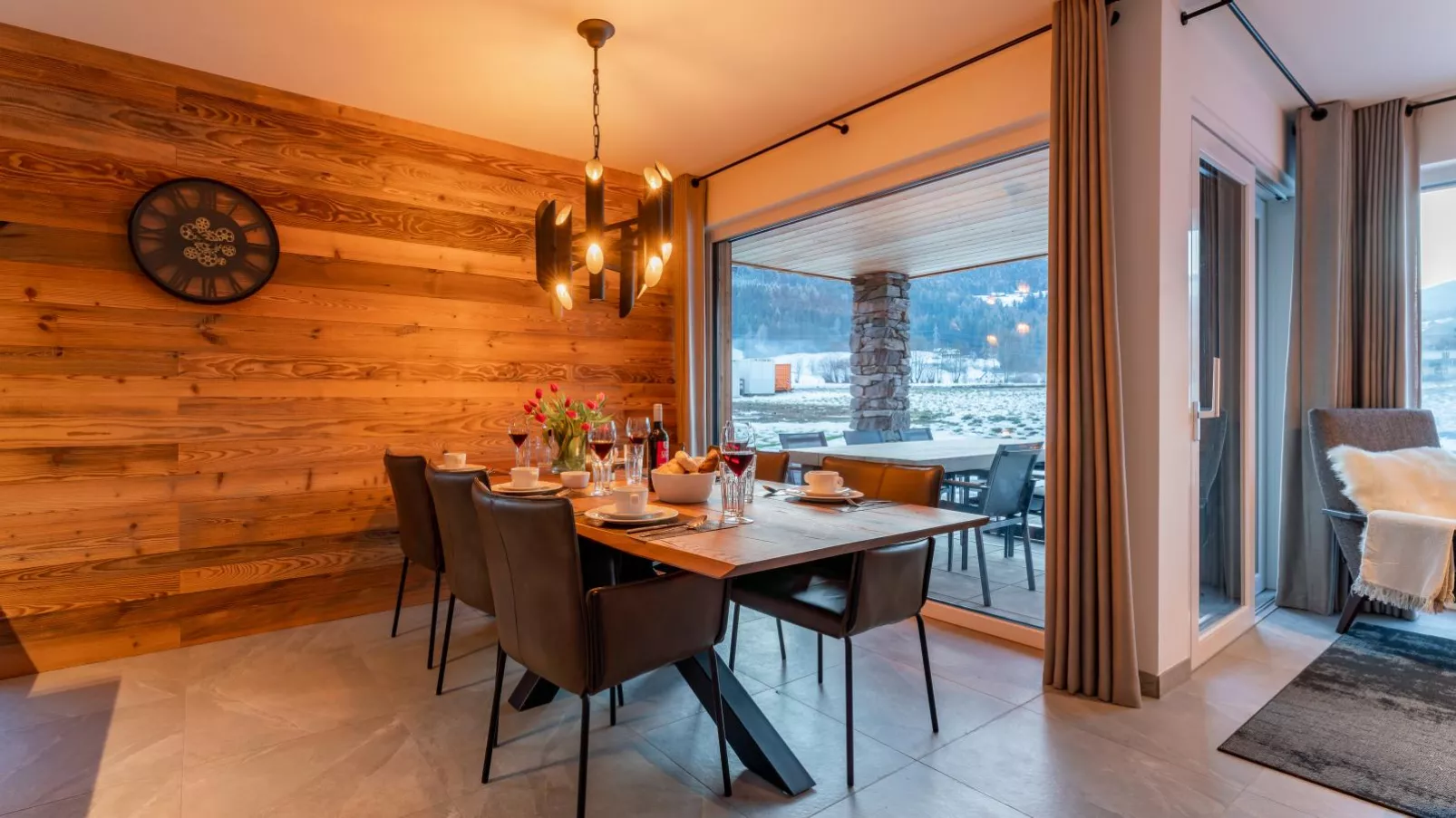 Mountain Chalet Aquarius 5A-Dining room