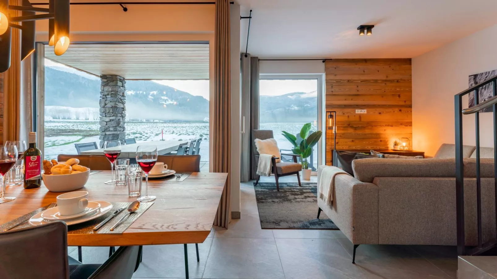 Mountain Chalet Aquarius 5A-Living room