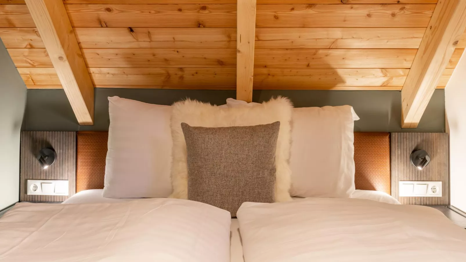 Mountain Chalet Aquarius 5A-Bedroom