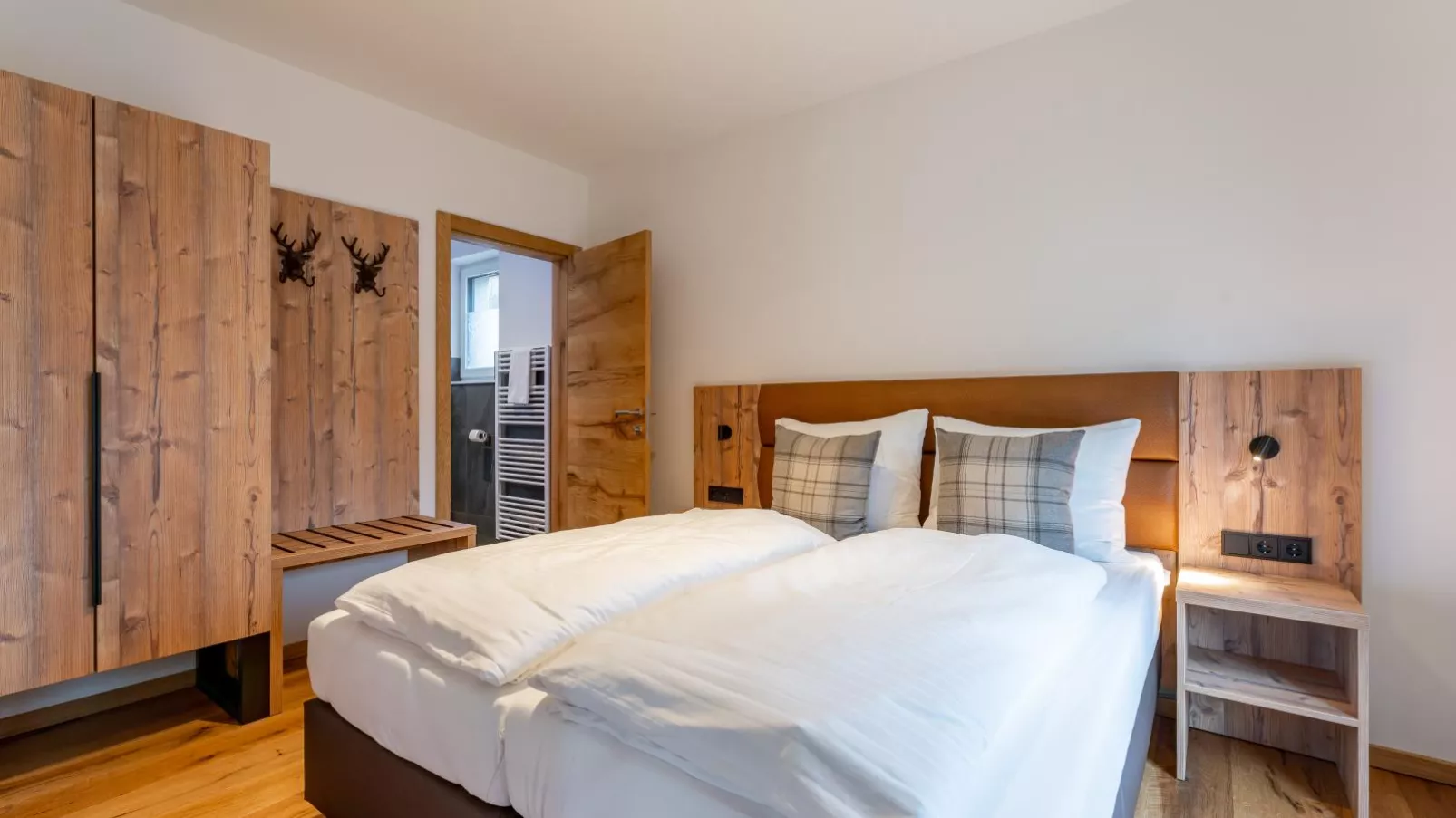 Mountain Chalet Alpinchique 2-Bedroom