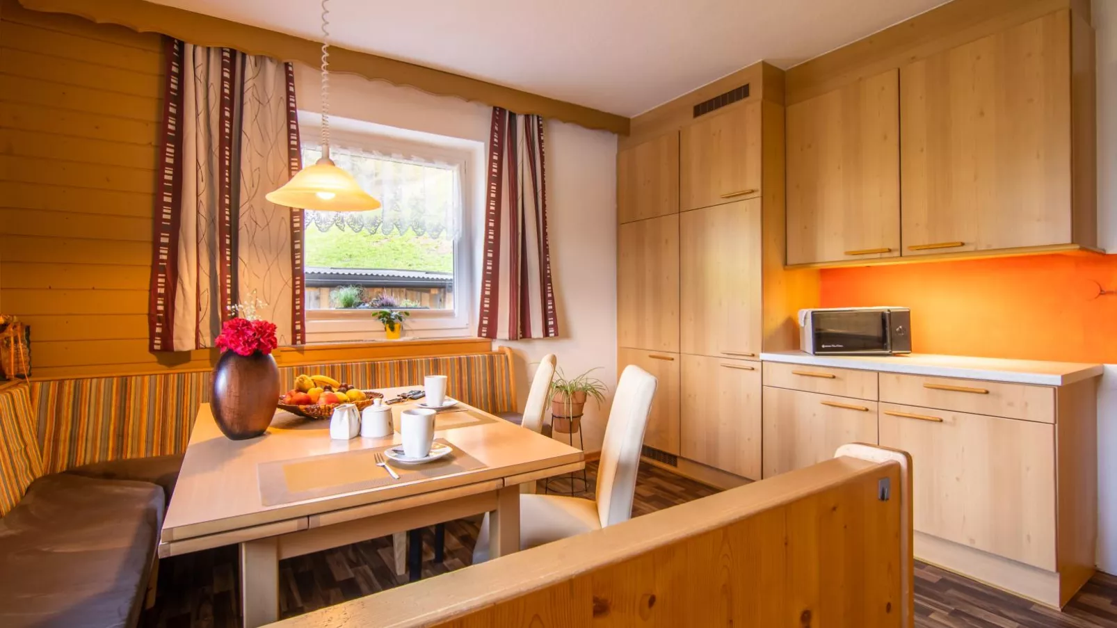 Haus Hauser-Dining room