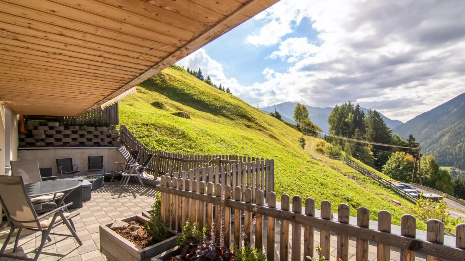 Haus Hauser-Terrace balcony