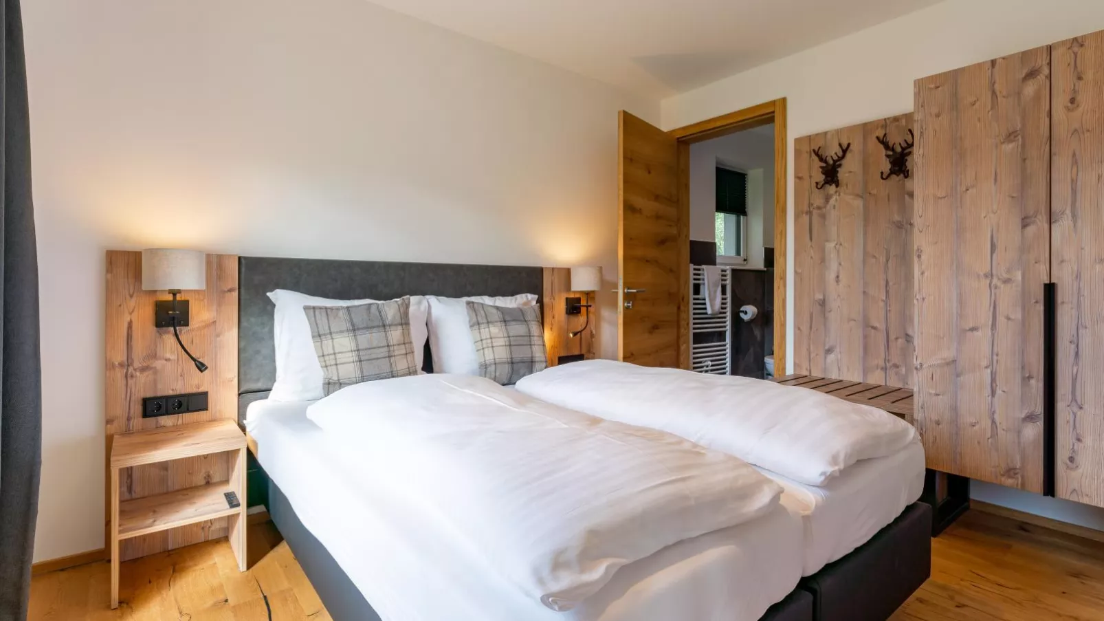 Mountain Chalet Alpinchique-Bedroom