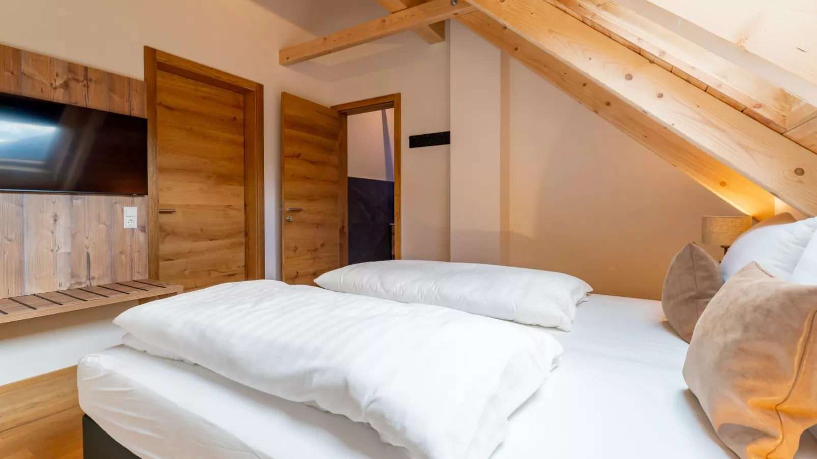 Mountain Chalet Alpinchique-Bedroom