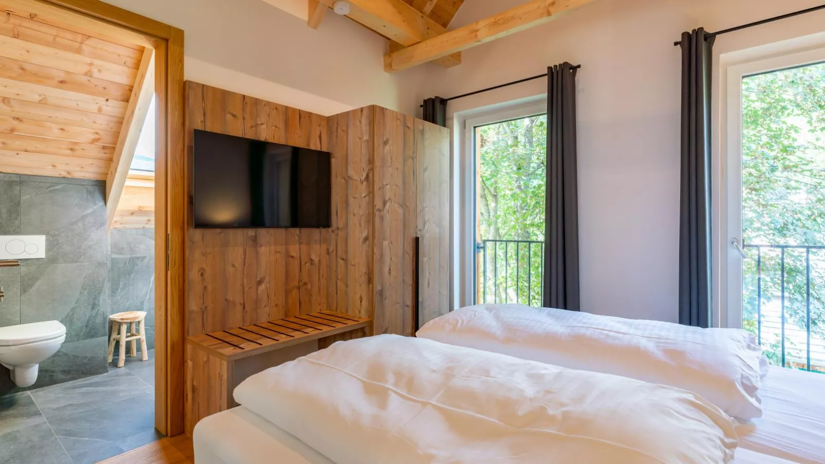 Mountain Chalet Alpinchique-Bedroom