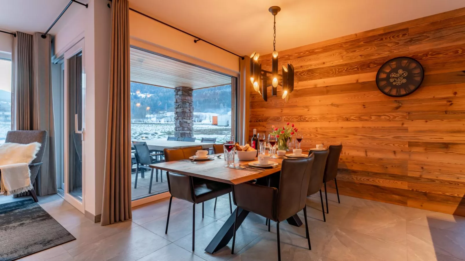 Mountain Chalet Aquarius 5B-Dining room