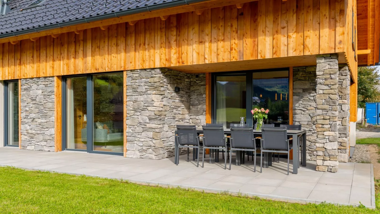 Mountain Chalet Alpinchique-Terrace balcony