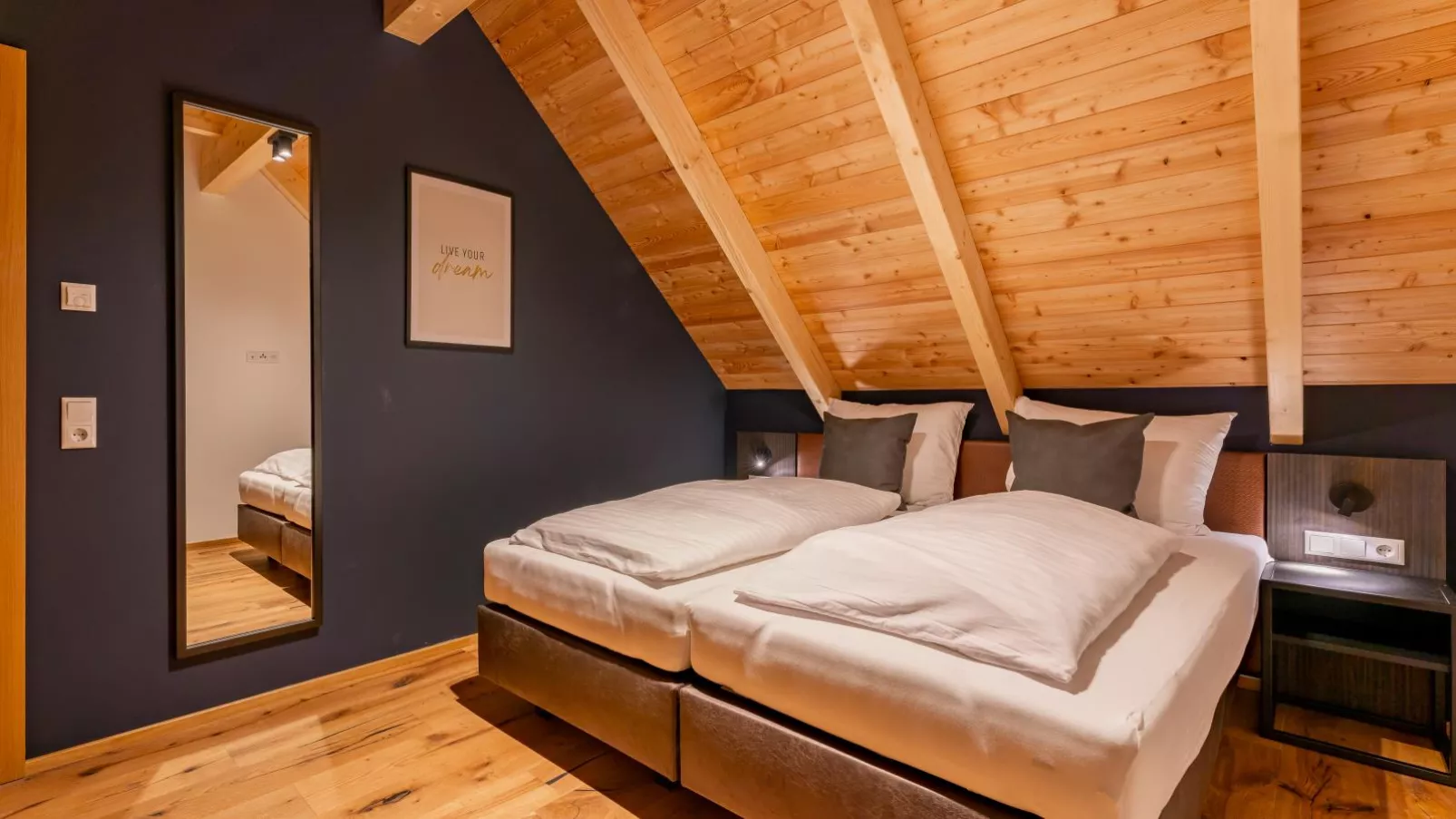 Mountain Chalet Aquarius 5B-Bedroom