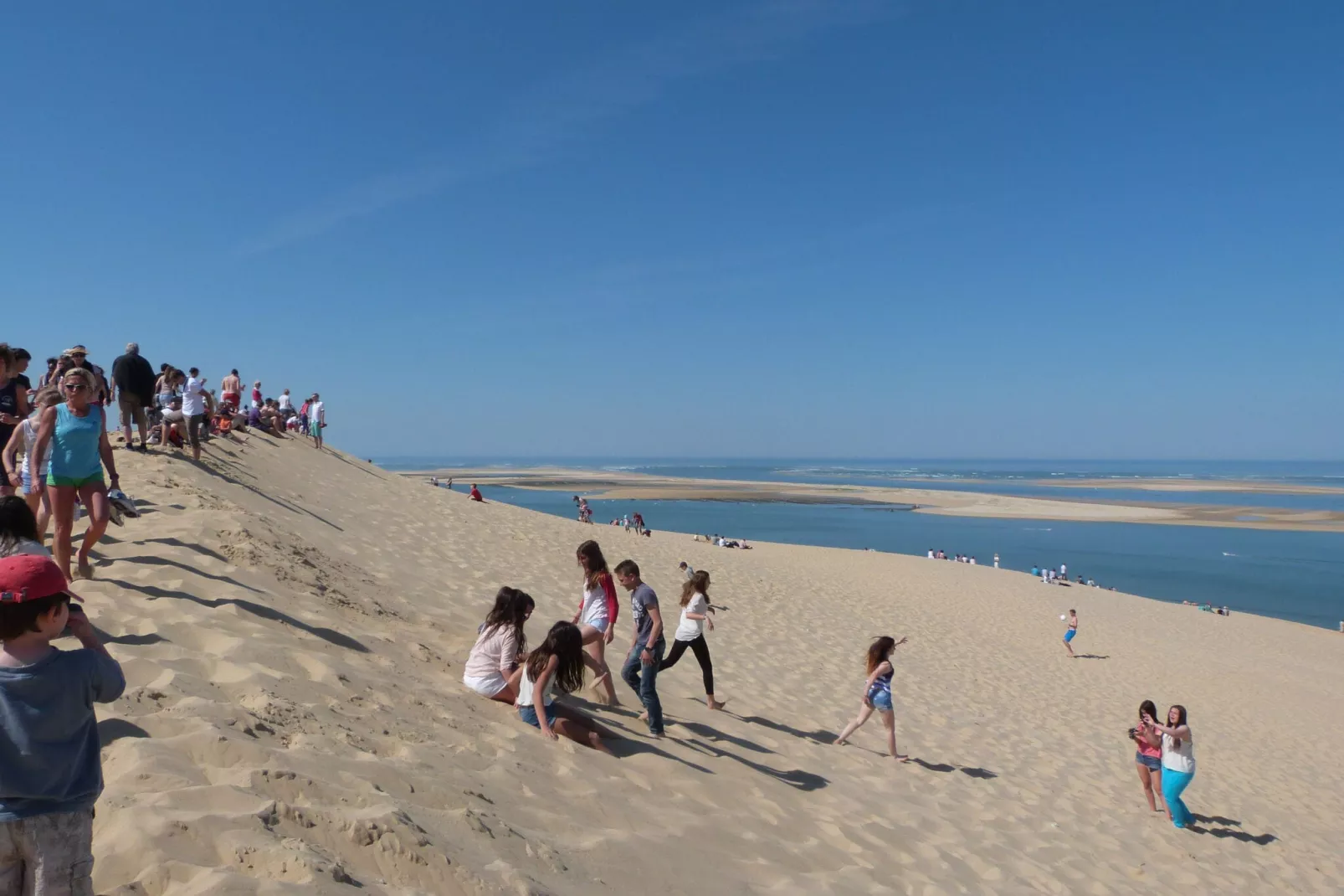Château de Salles-Areas summer 20km