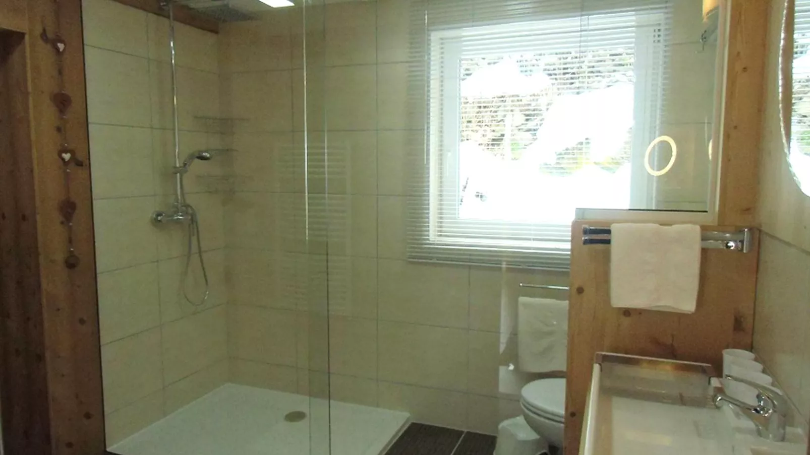 Petter 2-Bathroom