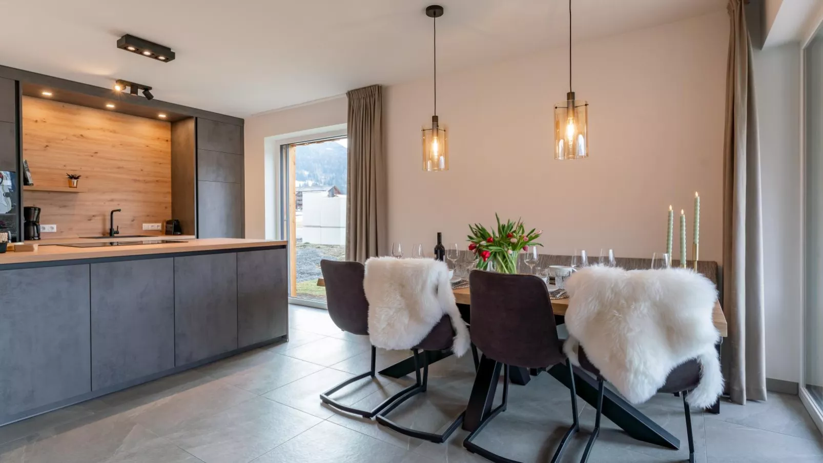 Mountain Chalet Esttes-Dining room