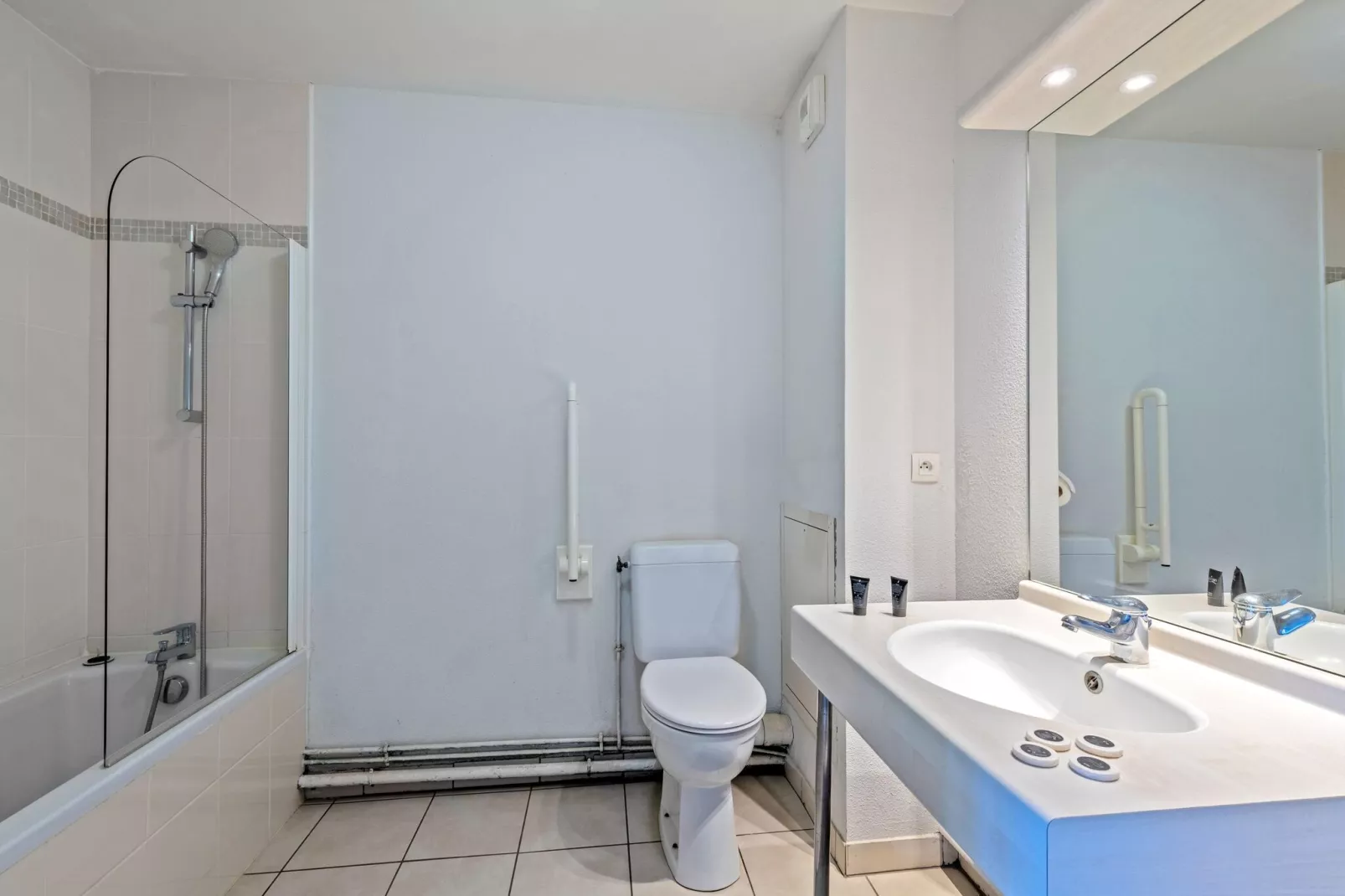 Le Domaine de Bertheaume-Salle de bain