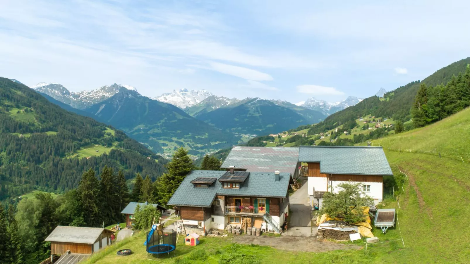 Vonderleu-Exterior summer