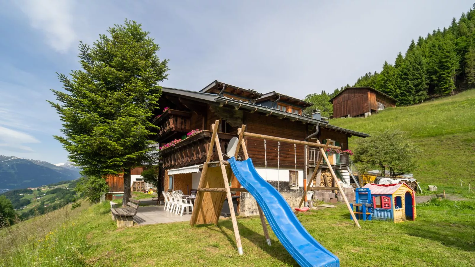Vonderleu-Exterior summer