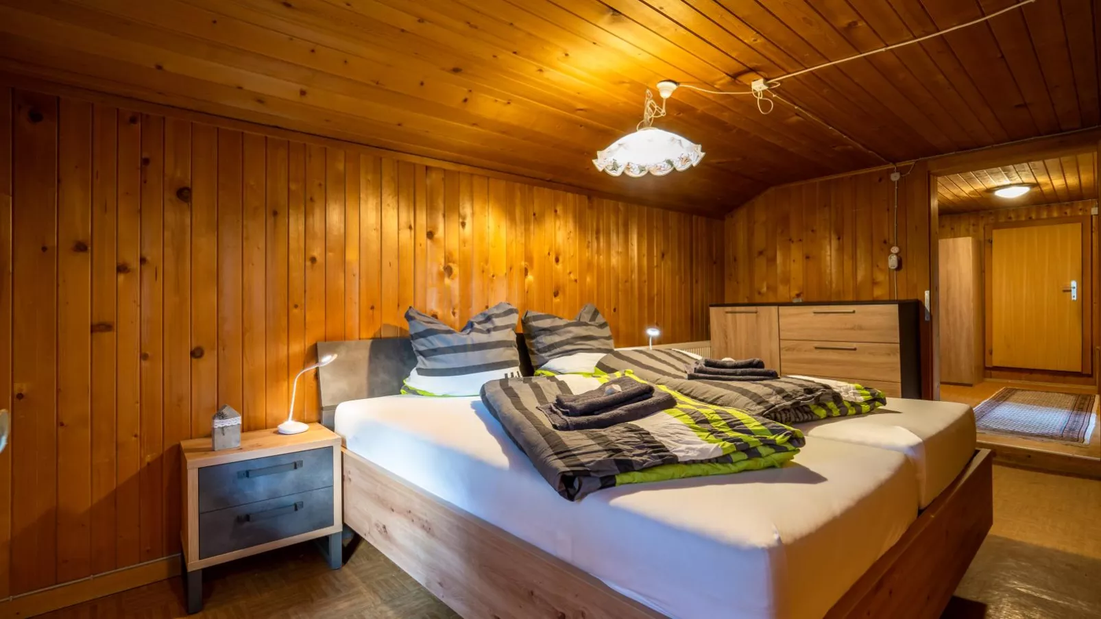 Vonderleu-Bedroom